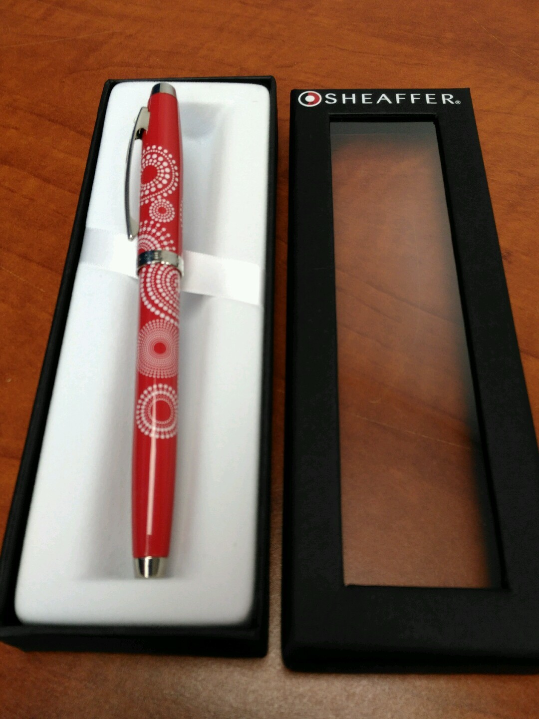Sheaffer 100, Red Stylish Rollerball Pen 100% Authentic Sheaffer 100, Red Stylish Rollerball Pen 100% Authentic