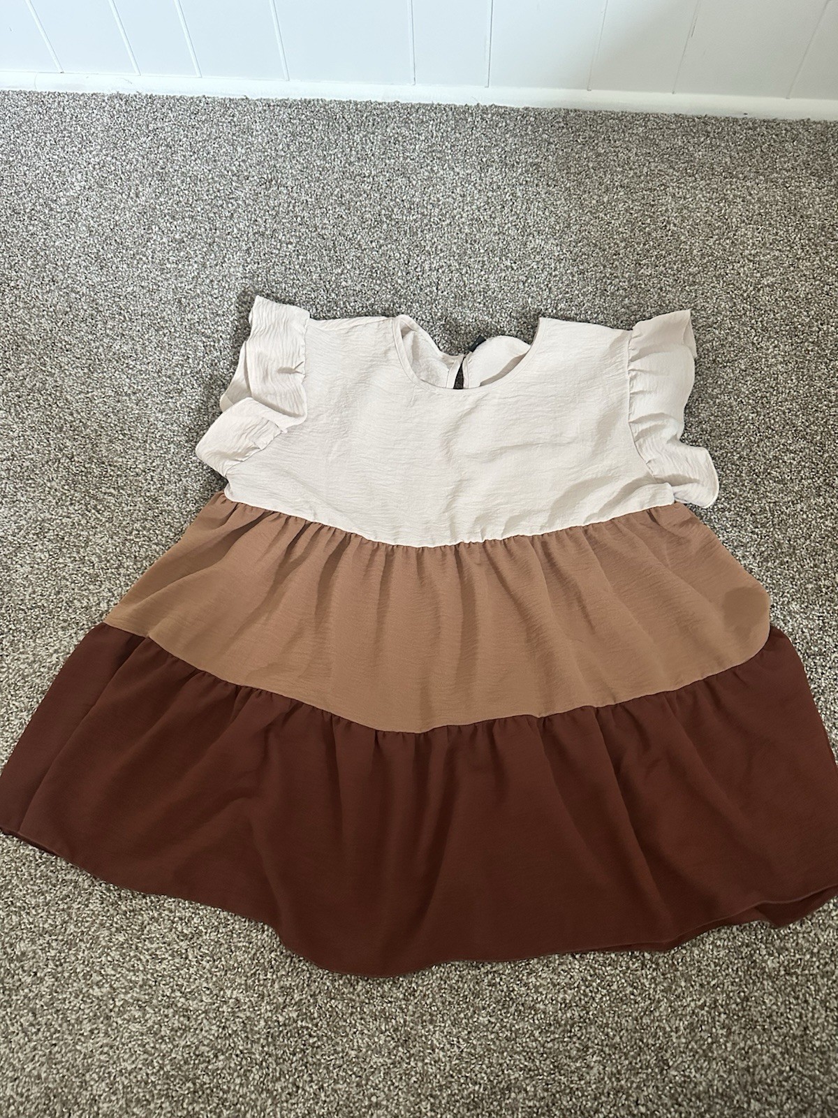 SHEIN XL Regular Beige Brown Colorblock Ruffle Flutter Sleeve Short Shirt