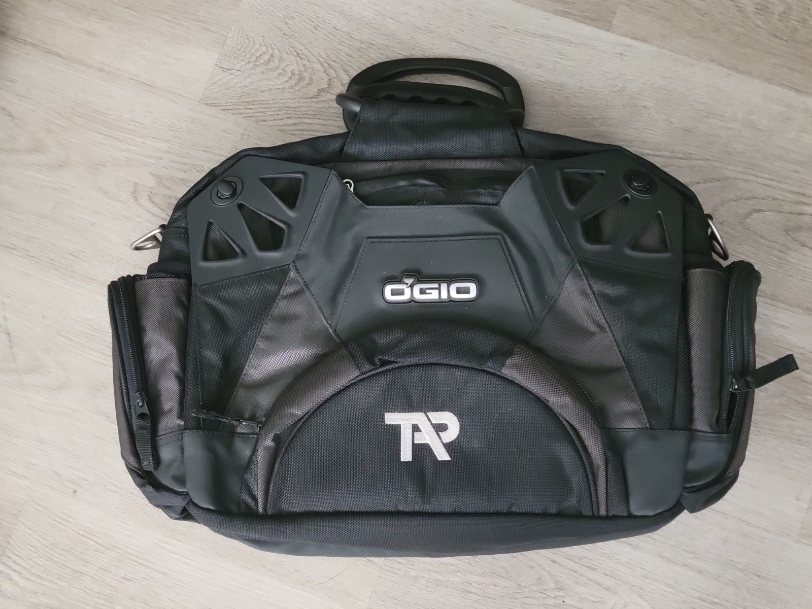 Ogio Travel Manipulator Laptop Bag Black - EXCELLENT - SEE PICTURES FOR DETAILS Ogio Travel Manipulator Laptop Bag Black - EXCELLENT - SEE PICTURES FOR DETAILS