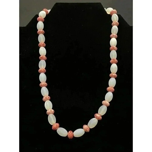 Vintage Frosted White and Terracotta Pink Beaded Necklace 20 Inch Lobster Clasp