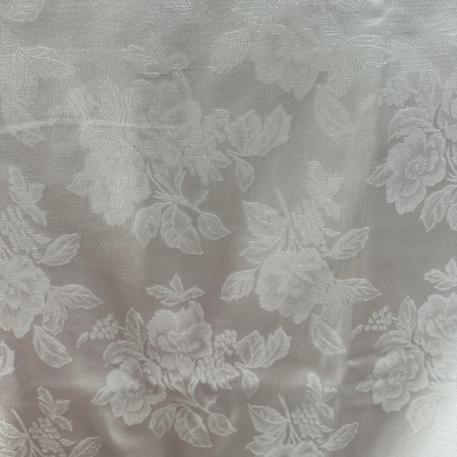 VTG White Damask Floral Rose Pattern 60X80 Rectangular Tablecloth Dining
