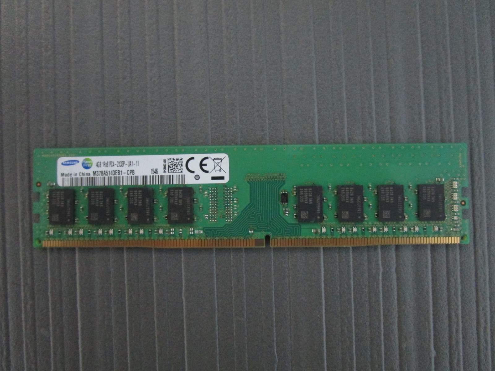Samsung 4GB (1-Stick) PC4-17000 DDR4 2133 Desktop Memory RAM M378A5143EB1-CPB