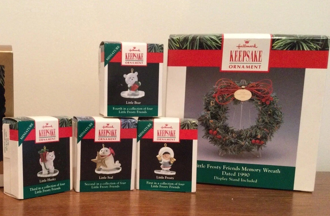 1990 Hallmark *Little Frosty Friends* Miniature Memory Wreath & Ornaments