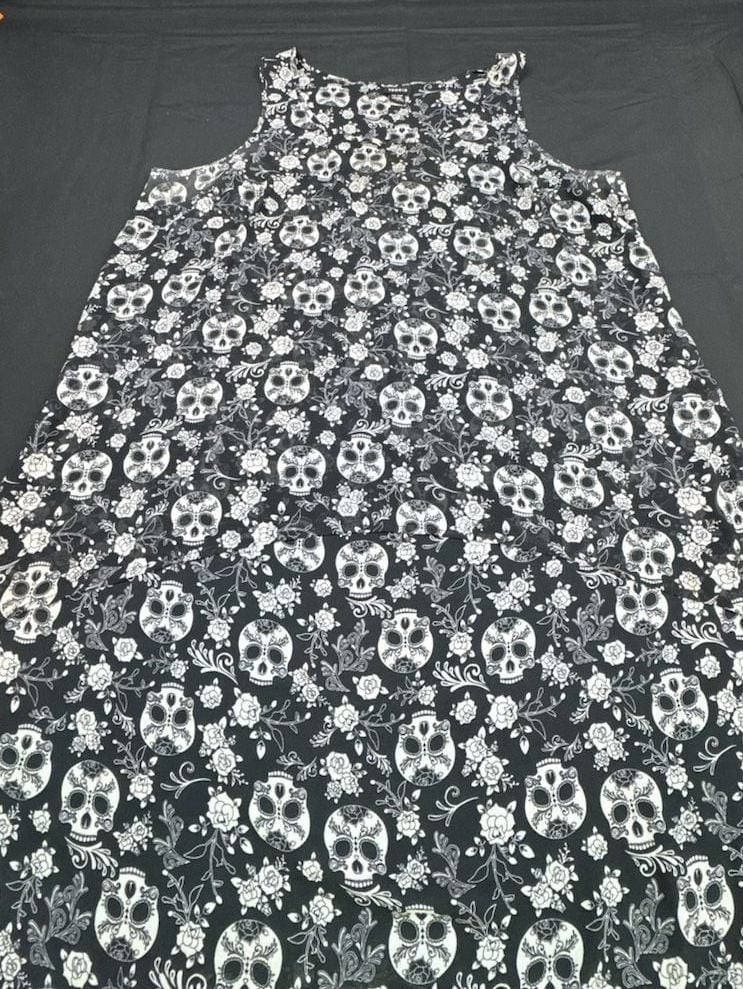 Torrid Skull Floral Tank Top Size 2 Black White Chiffon A-Line Torrid Skull Floral Tank Top Size 2 Black White Chiffon A-Line