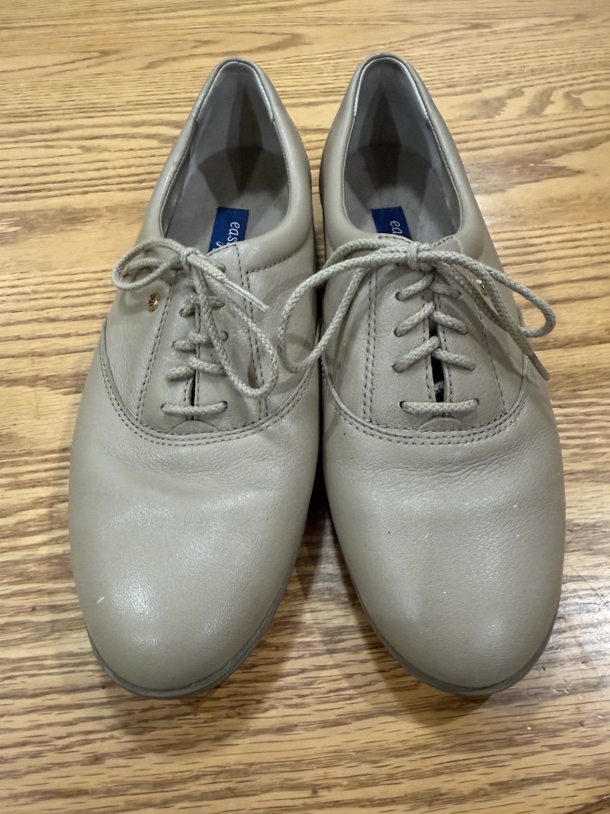 Easy Spirit Women\'s Tan Lace Up Sneakers Size 7