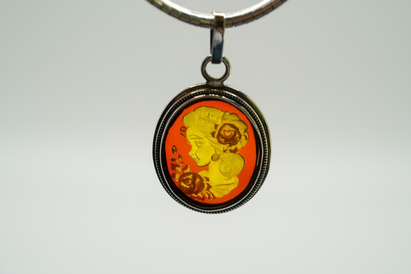 Vintage Sterling Silver Carved Amber Left Facing Cameo Pendant Omega Chain JB26 Vintage Sterling Silver Carved Amber Left Facing Cameo Pendant Omega Chain JB26