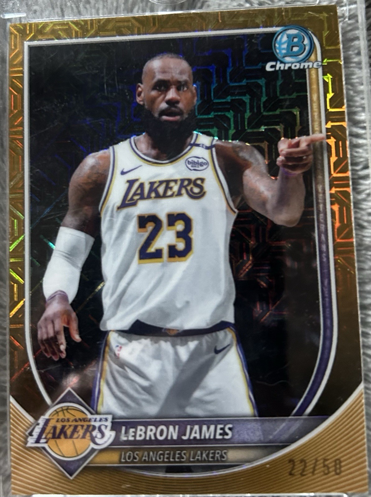 Topps 2025-26 Bowman LeBron James BCV-121 Chrome Insert Los Angeles Lakers 22/50 Topps 2025-26 Bowman LeBron James BCV-121 Chrome Insert Los Angeles Lakers 22/50