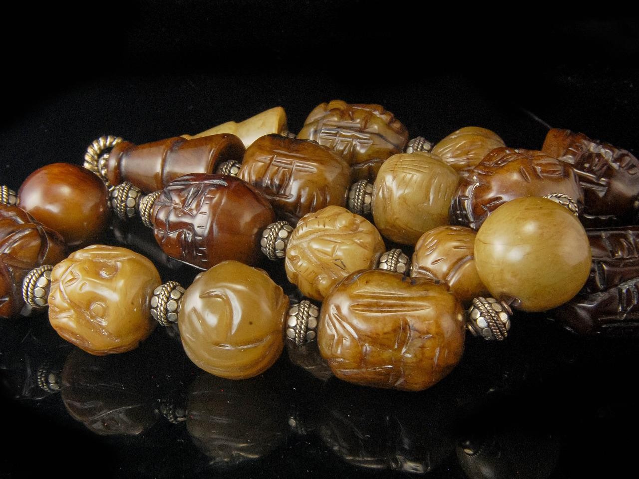 VINTAGE HAND CARVED FACE HEADS MALA BEADS SILVER BROWN STONE NECKLACE