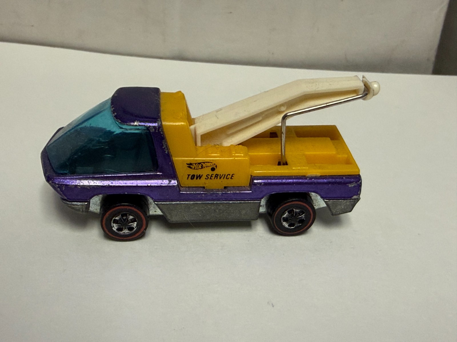 B4 Hot Wheels Redline Tow Truck 1970 Purple Mattel