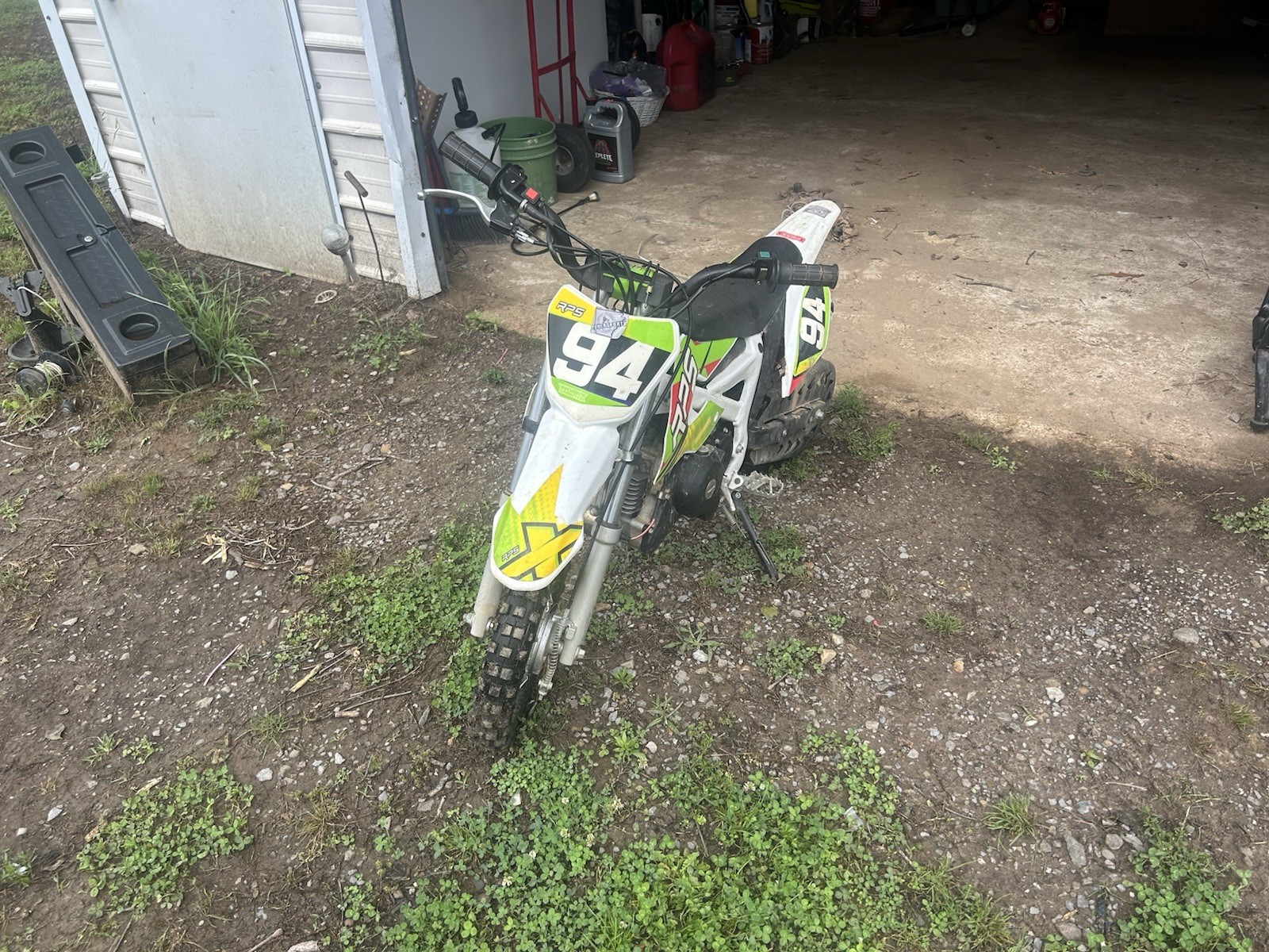Ran Perfect For 3 Years, Top Speed No Higher Then 30-35mph , Jus Needs A Battery Ran Perfect For 3 Years, Top Speed No Higher Then 30-35mph , Jus Needs A Battery