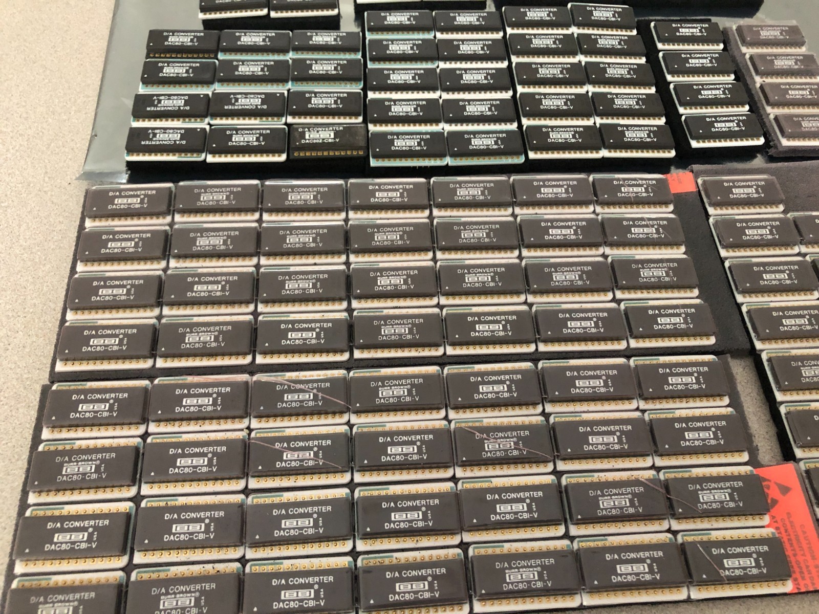 BURR- Brown DAC80-CBI-V D/A Converter 24 Pin New Old Stock (NOS). Lot of 147 Pcs