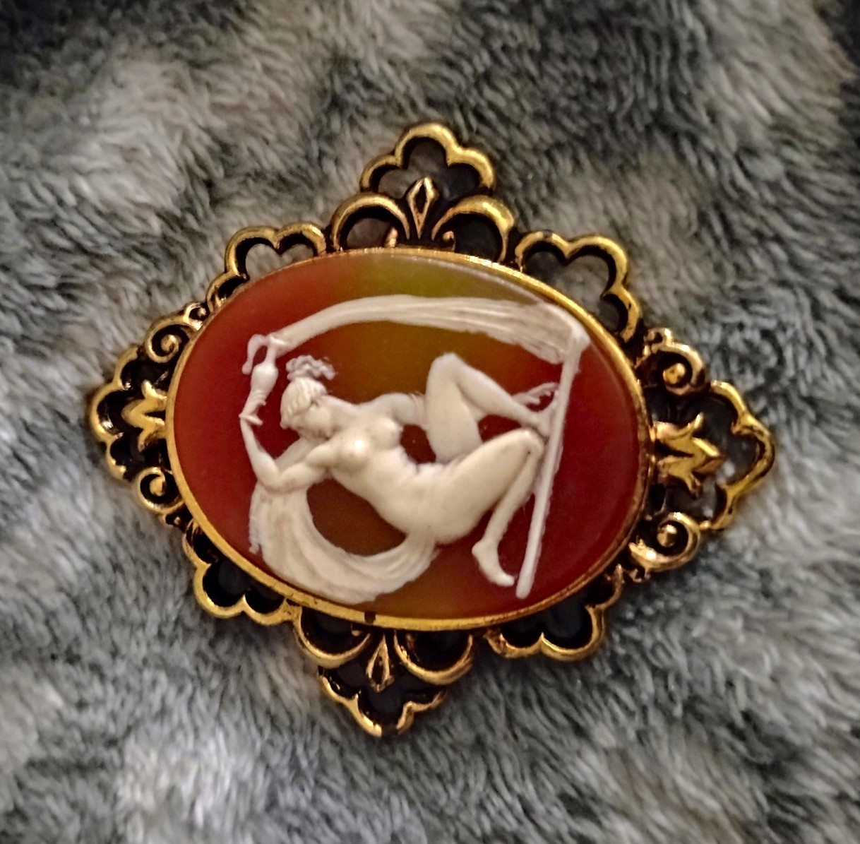 Antique Shell Cameo Brooch Pin Gold Tone Filigree W/ full Figure Water Maiden