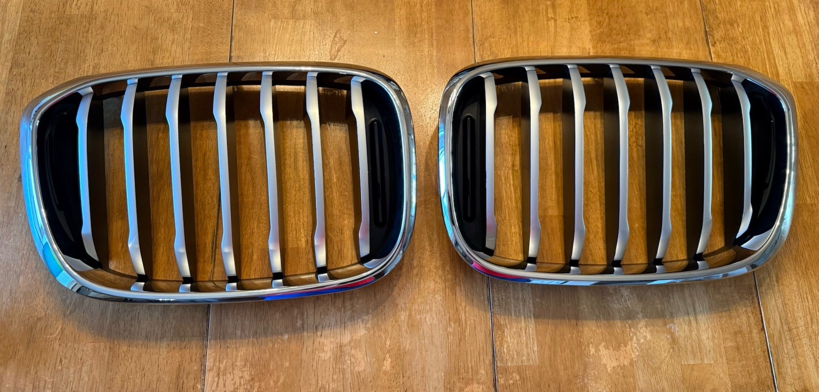 NEW BMW Grill Set Pair L/R For BMW X3 G01 F97 18-20 51137478669 51137478670 NEW BMW Grill Set Pair L/R For BMW X3 G01 F97 18-20 51137478669 51137478670