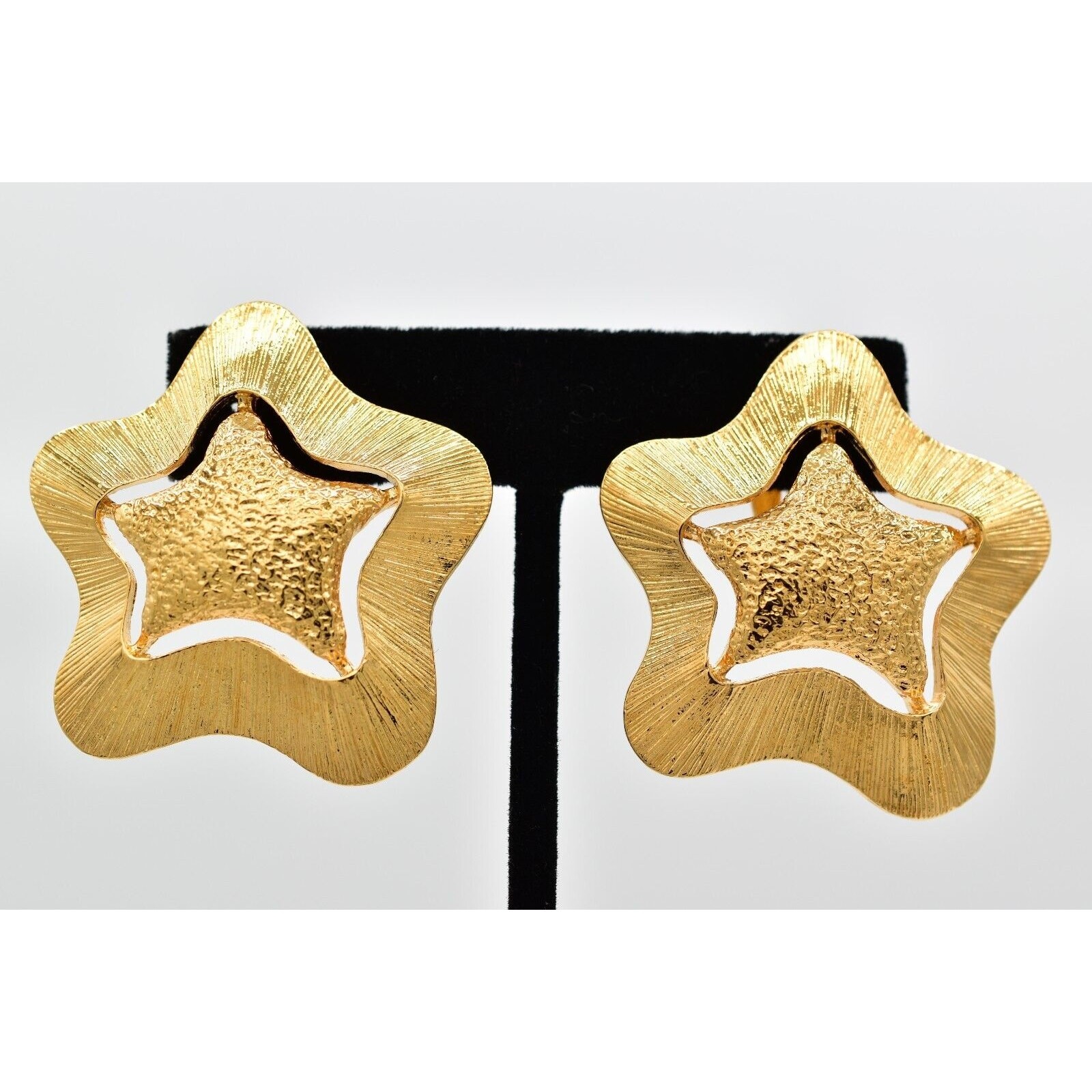 Vintage Star Clip On Earrings Textured Gold Tone Bold Chunky NOS 80s 1980s BinAI