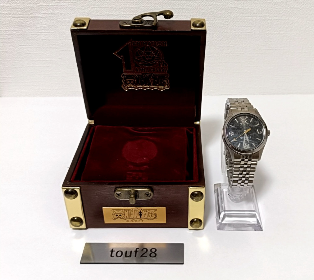 Used SEIKO One Piece Golden Pose Wrist Watch 10th Anniversary Limited JAPAN