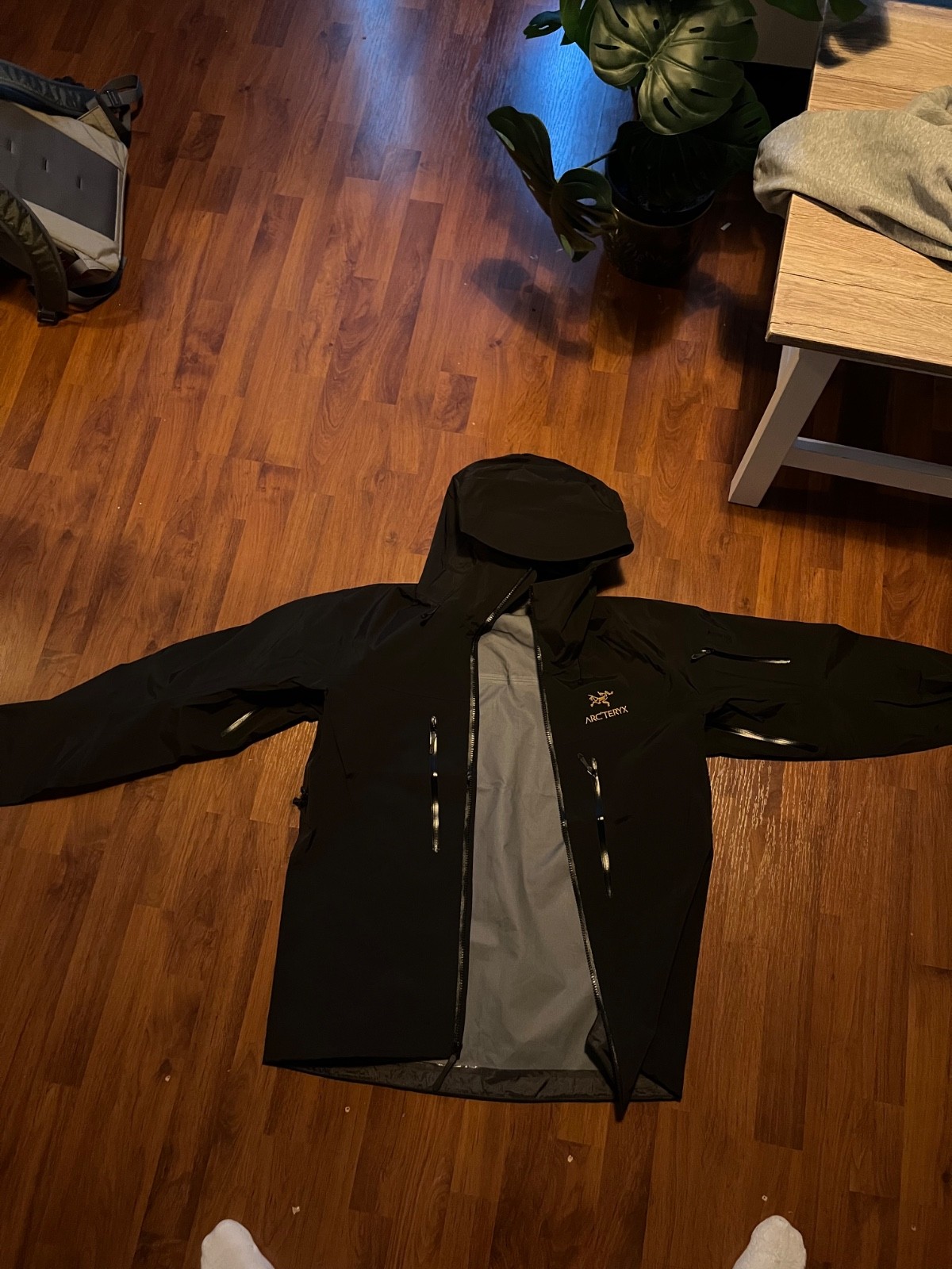 arcteryx alpha sv jacket mens large