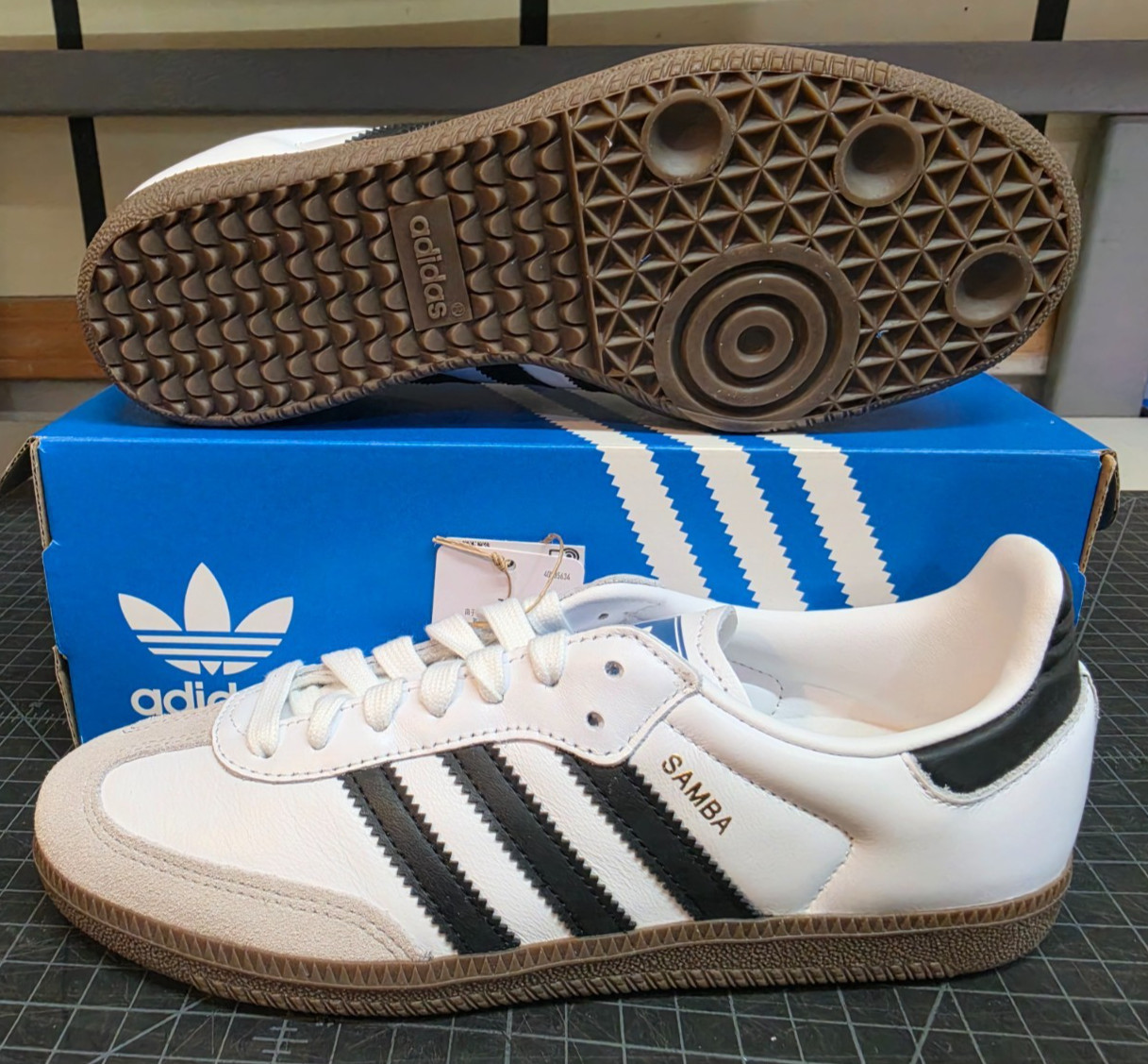Adidas Samba OG W Shoes (IG9030) Ladies Size: 6.5