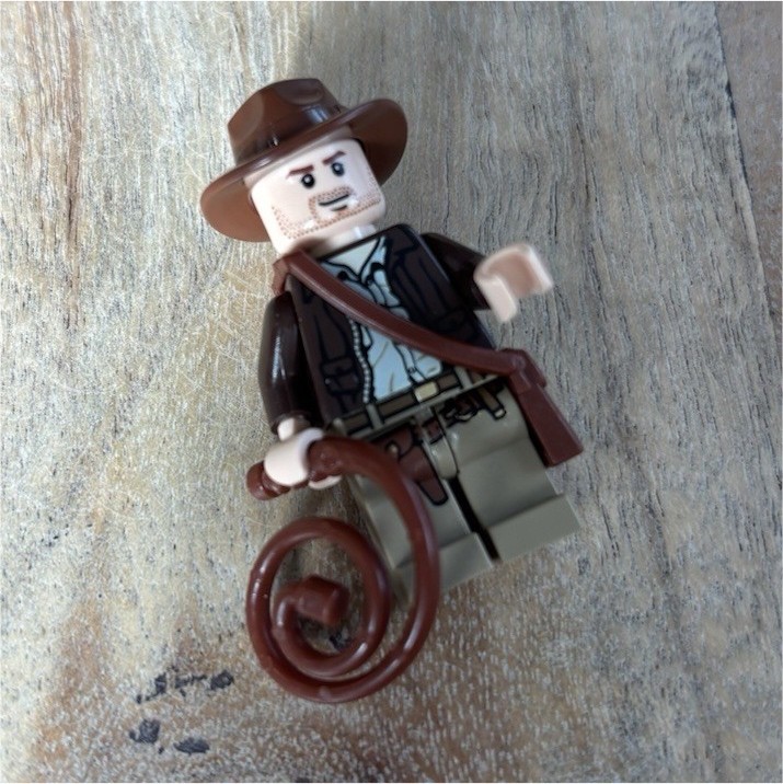 LEGO Indiana Jones Minifigure iaj001 w/ Hat & Whip Temple of Doom 7198 LEGO Indiana Jones Minifigure iaj001 w/ Hat & Whip Temple of Doom 7198