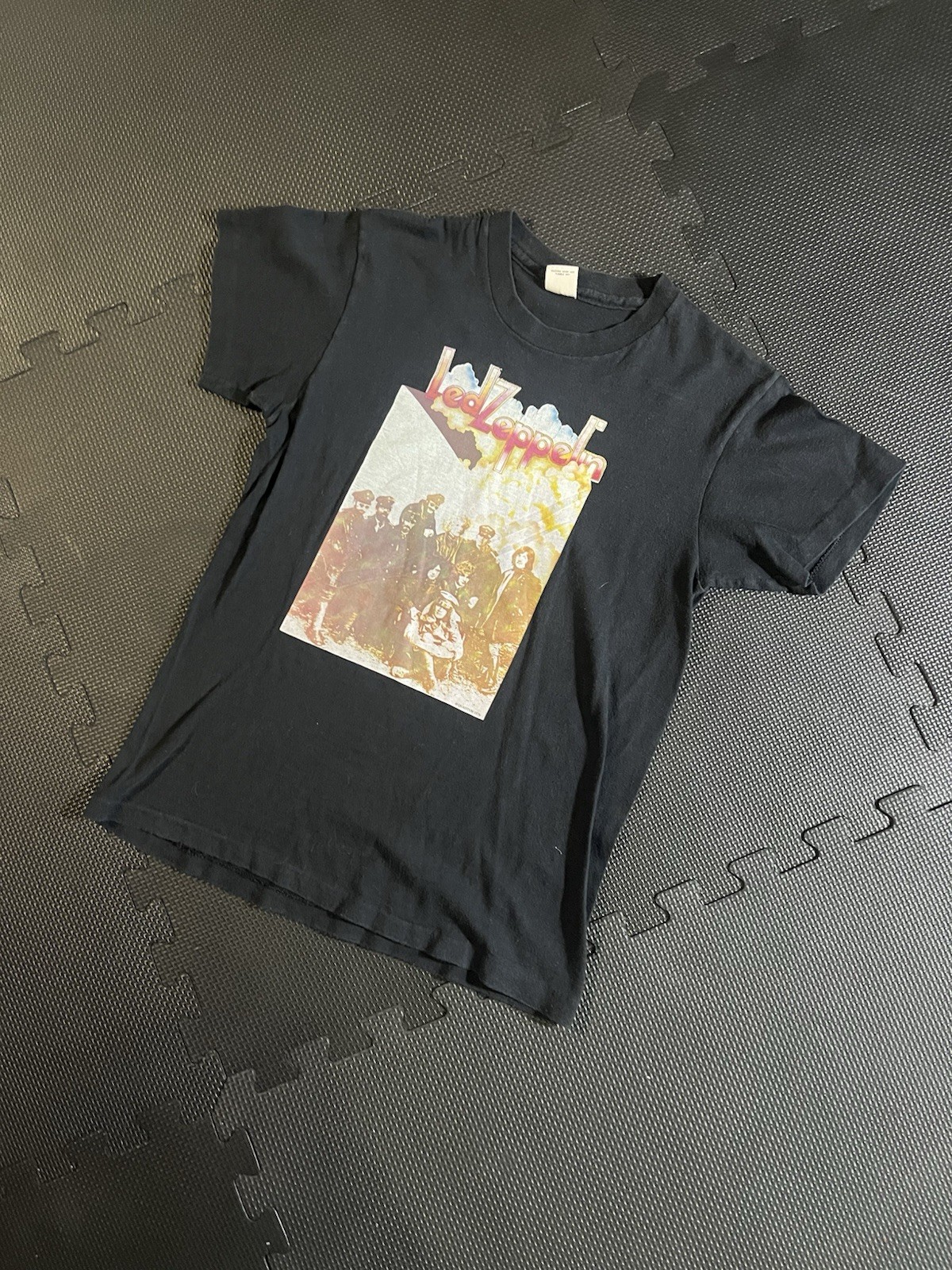 Vintage 70’s LED Zeppelin Shirt 1976 print on Hanes Small Vintage 70’s LED Zeppelin Shirt 1976 print on Hanes Small