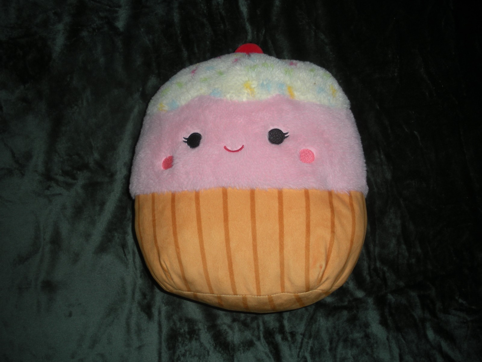Squishmallows Fuzzamallows Clara Cupcake 12\