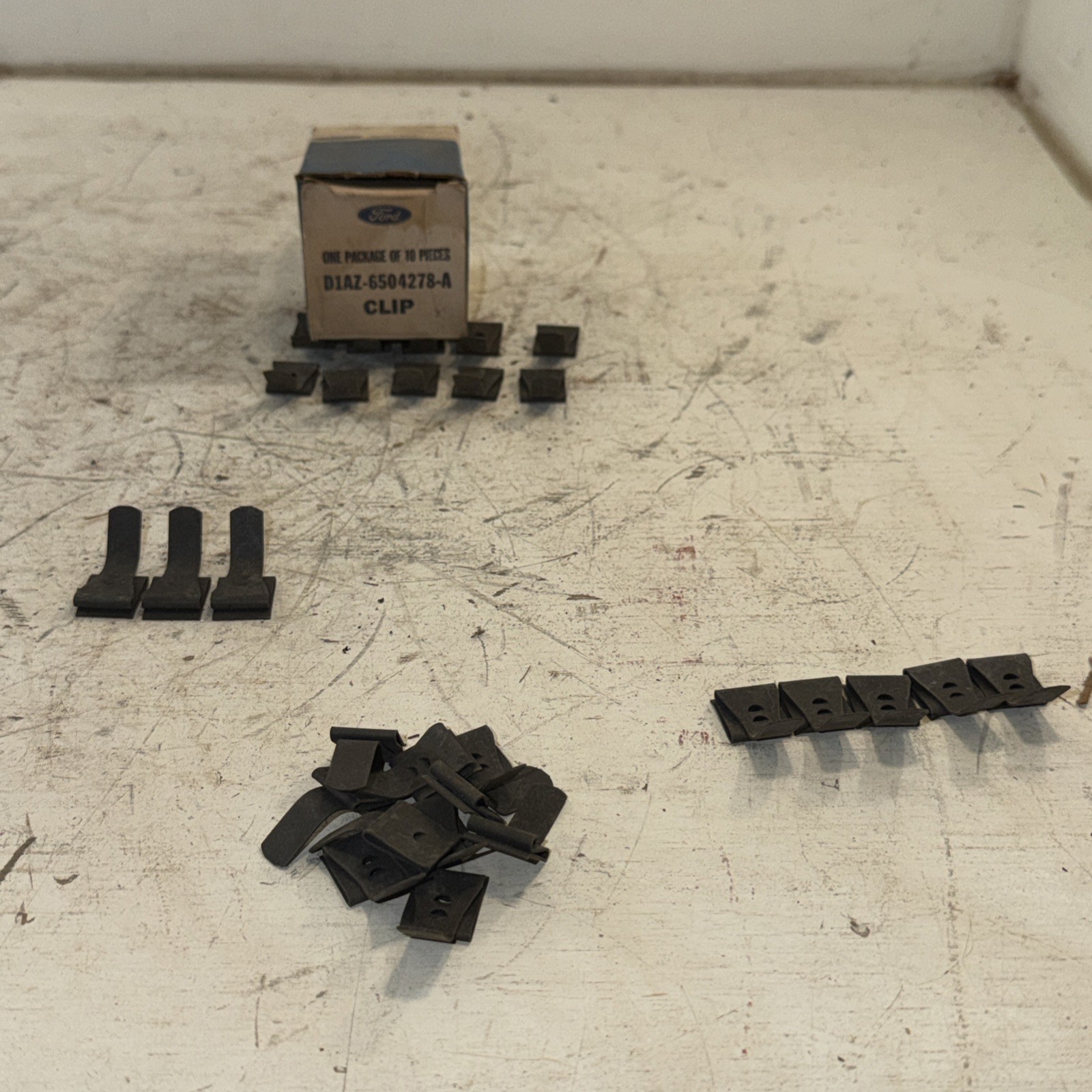 10-NOS FORD D1AZ-6504278-A 1970-1973 MUSTANG TORINO RANCHERO DASH MOUNTING CLIP 10-NOS FORD D1AZ-6504278-A 1970-1973 MUSTANG TORINO RANCHERO DASH MOUNTING CLIP