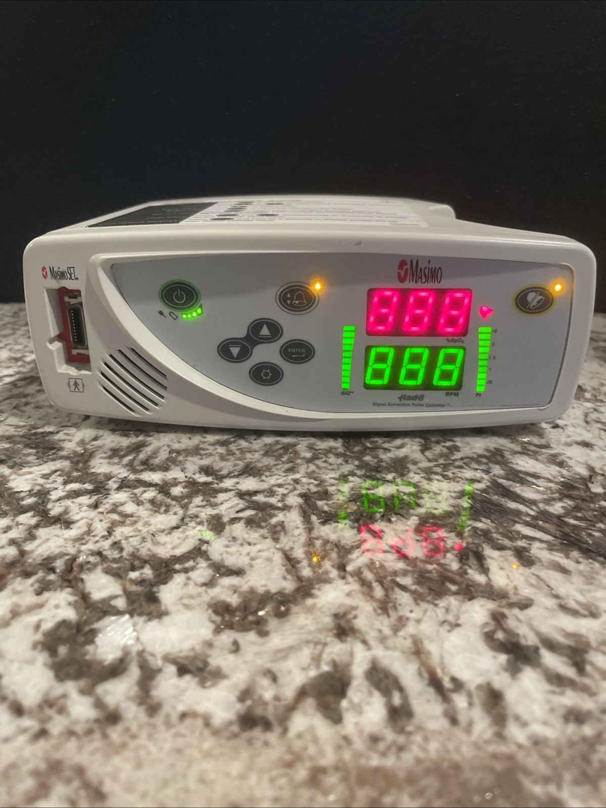 Masimo Rad 8 Pulse Oximeter Table Top with Power Crd,LNC-10 Cable, Adult Sensor