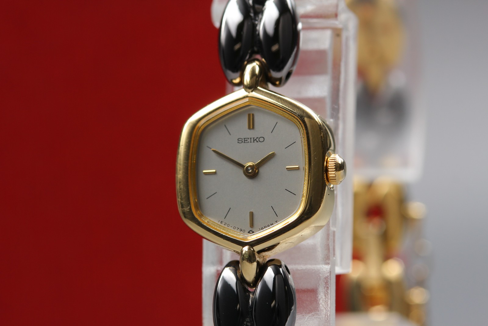 Vintage 1985 N MINT Quartz Hexagon Seiko Tisse 1E20-5460 SGP Womens Watch JAPAN