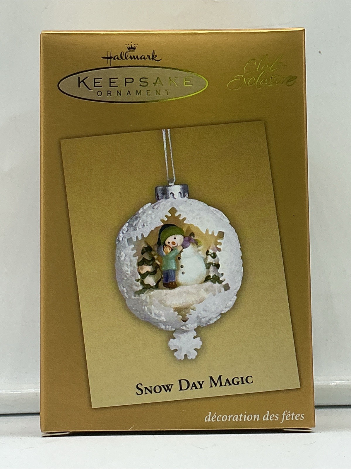 2005 HALLMARK KEEPSAKE CLUB ORNAMENT - SNOW DAY MAGIC - 