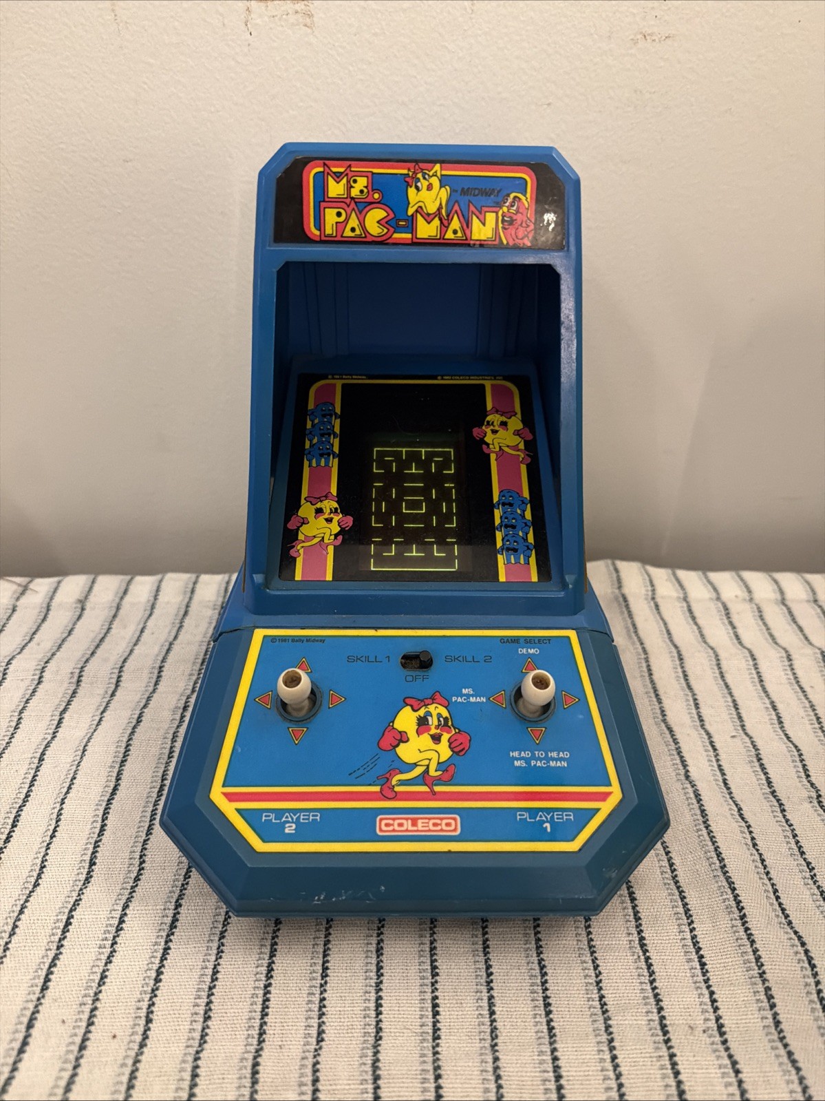 Vintage 1981 Coleco Ms. Pac-Man Head-to-Head Mini Tabletop Arcade Game *WORKS* Vintage 1981 Coleco Ms. Pac-Man Head-to-Head Mini Tabletop Arcade Game *WORKS*