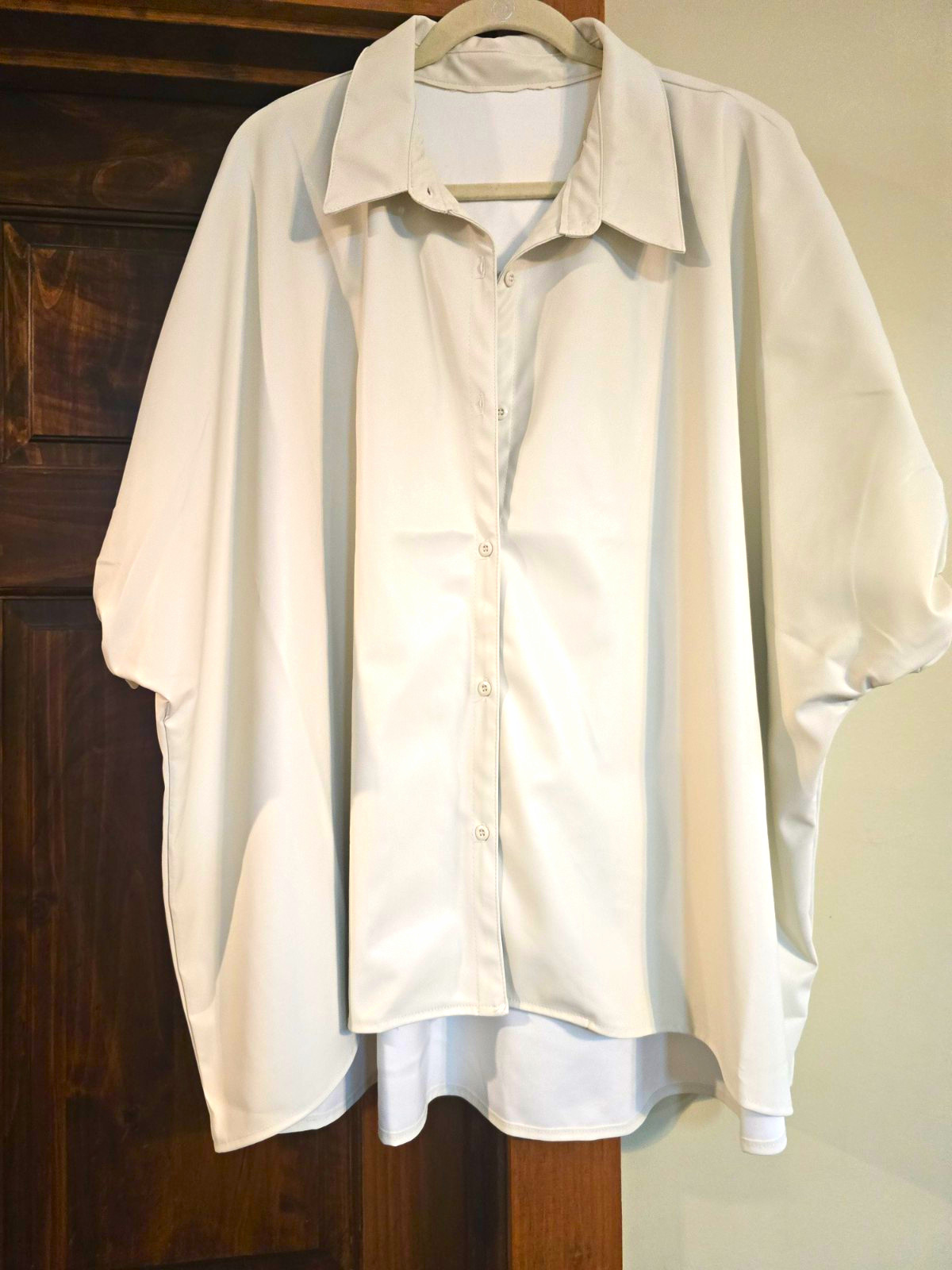 Spin USA Ivory Solid Button-Down Collared Short Sleeve Plus Top 2X NWT Spin USA Ivory Solid Button-Down Collared Short Sleeve Plus Top 2X NWT