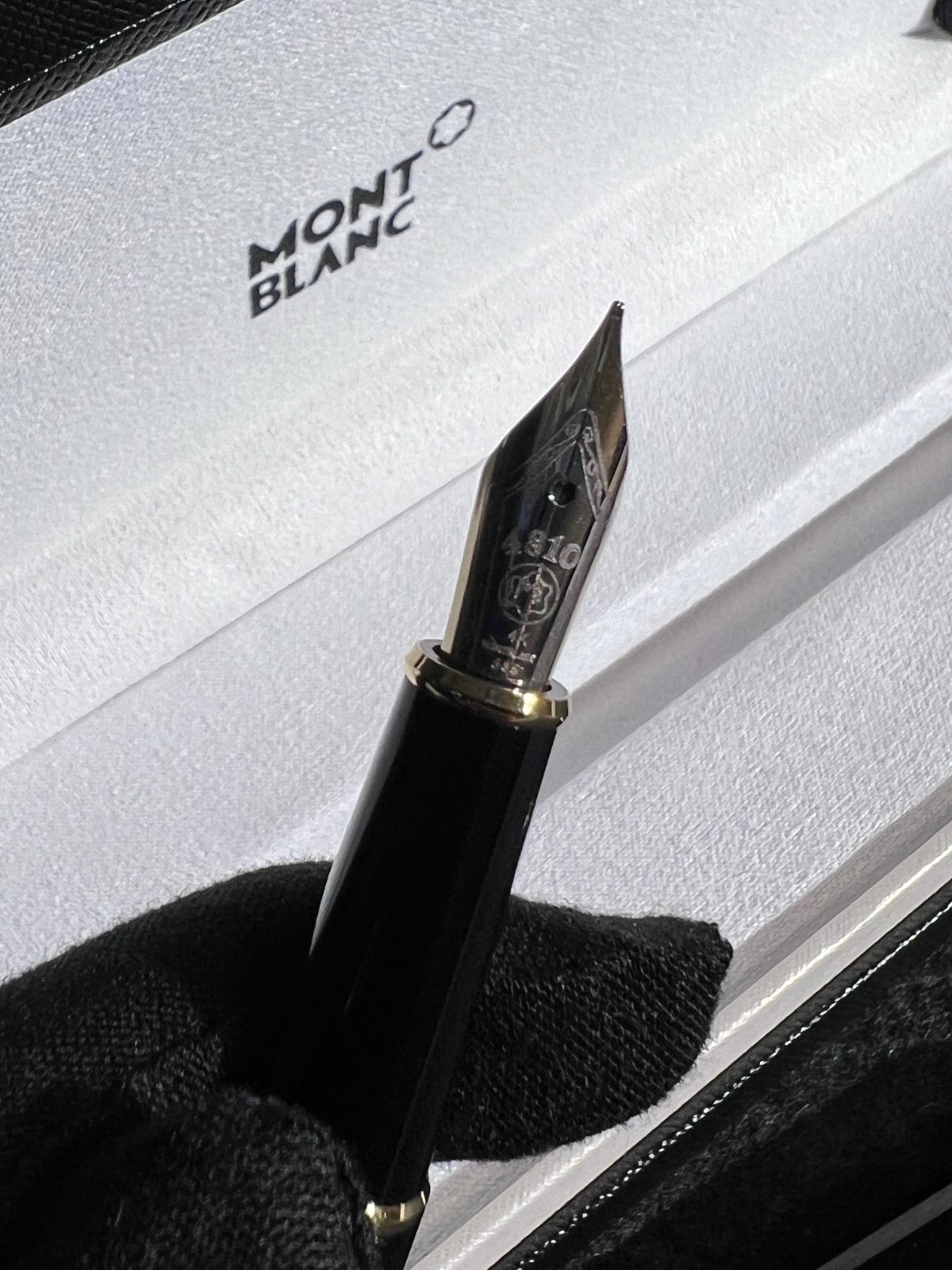 Montblanc Meisterstück 144 Fountain Pen 14K Gold Nib 4810 Black Gold Montblanc Meisterstück 144 Fountain Pen 14K Gold Nib 4810 Black Gold