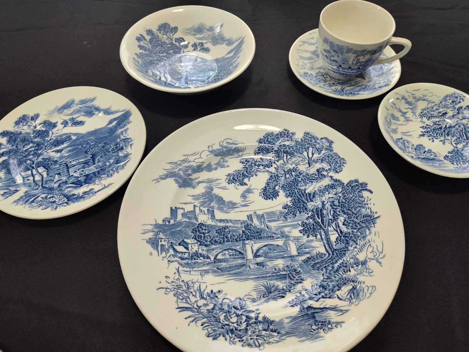 Vintage Enoch Wedgewood \'COUNTRYSIDE\' Fine China - 50Pieces
