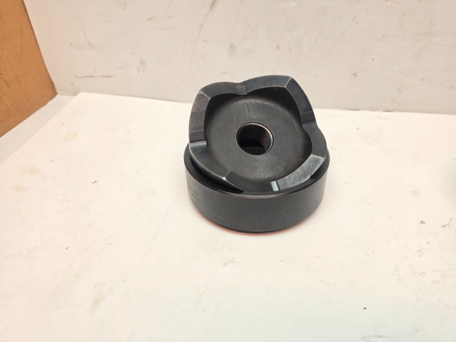 Greenlee 3-1/2 inch Conduit Knock Out Punch 5004653 & Die 5004652 Greenlee 3-1/2 inch Conduit Knock Out Punch 5004653 & Die 5004652