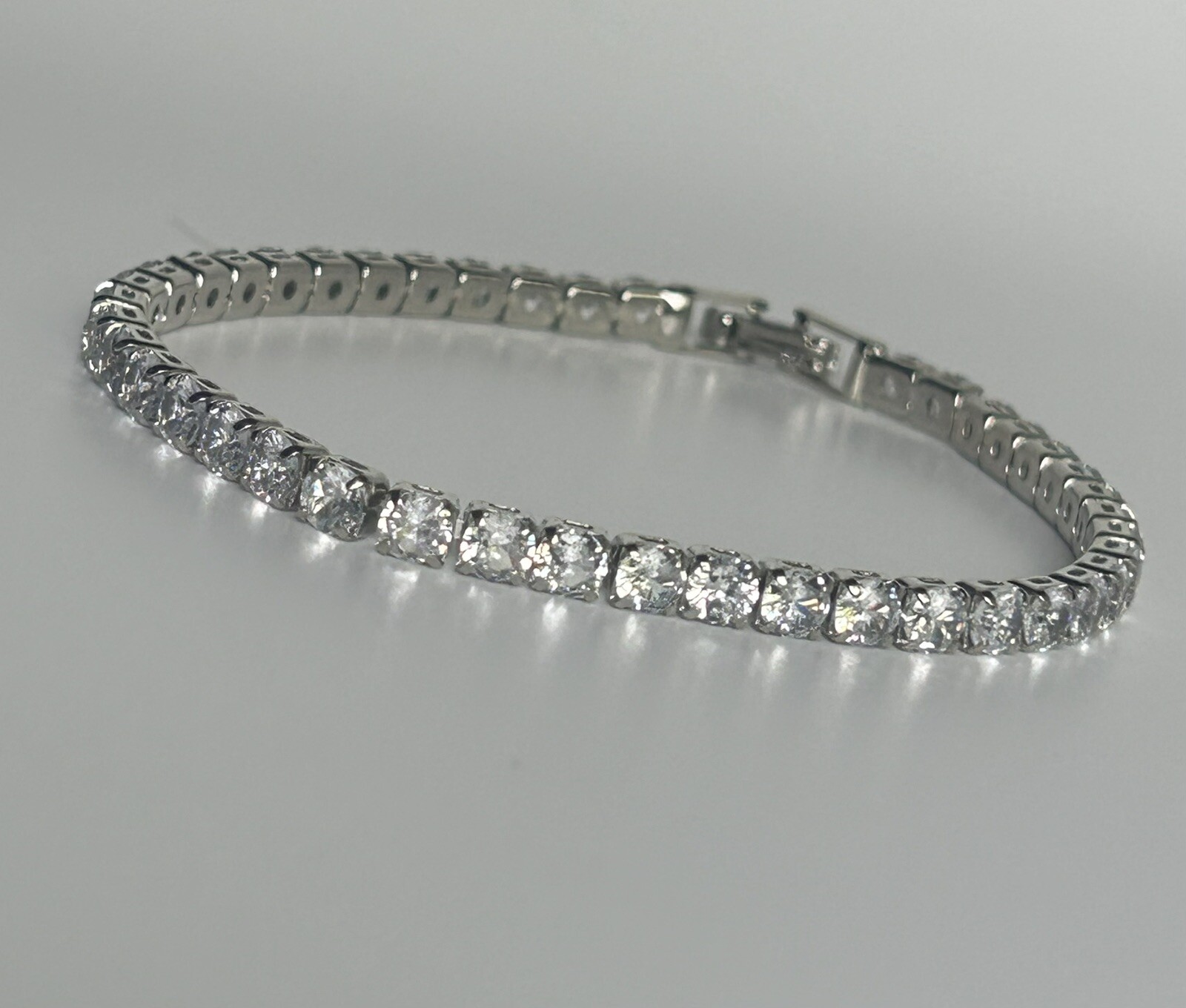 Round Cut Moissanite Silver bracelet