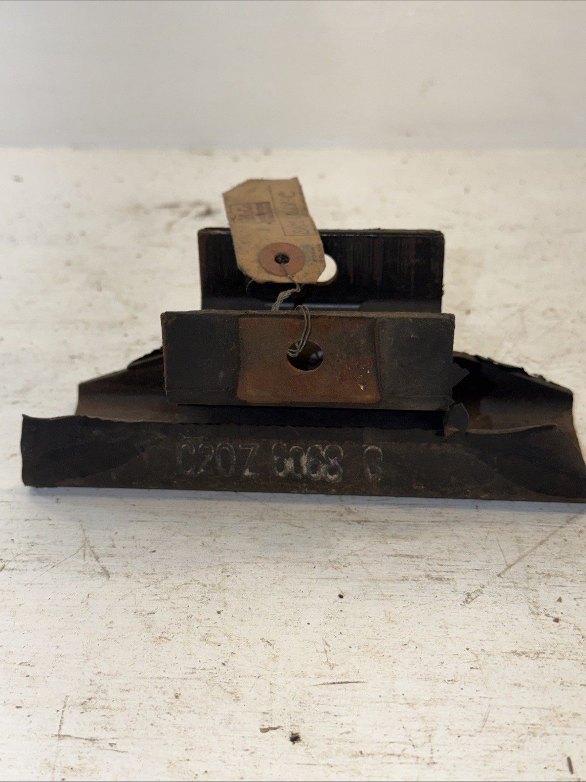 NOS OEM C2OZ-6068-C Ford 1962 1963 1964 Fairlane Transmission Mount V8 Automatic NOS OEM C2OZ-6068-C Ford 1962 1963 1964 Fairlane Transmission Mount V8 Automatic