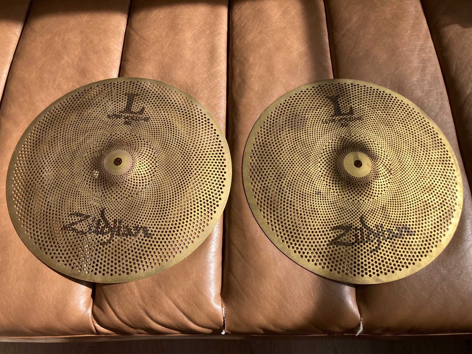 Zildjian L 80 Low Volume 14 Inch Hi Hat Cymbals Zildjian L 80 Low Volume 14 Inch Hi Hat Cymbals
