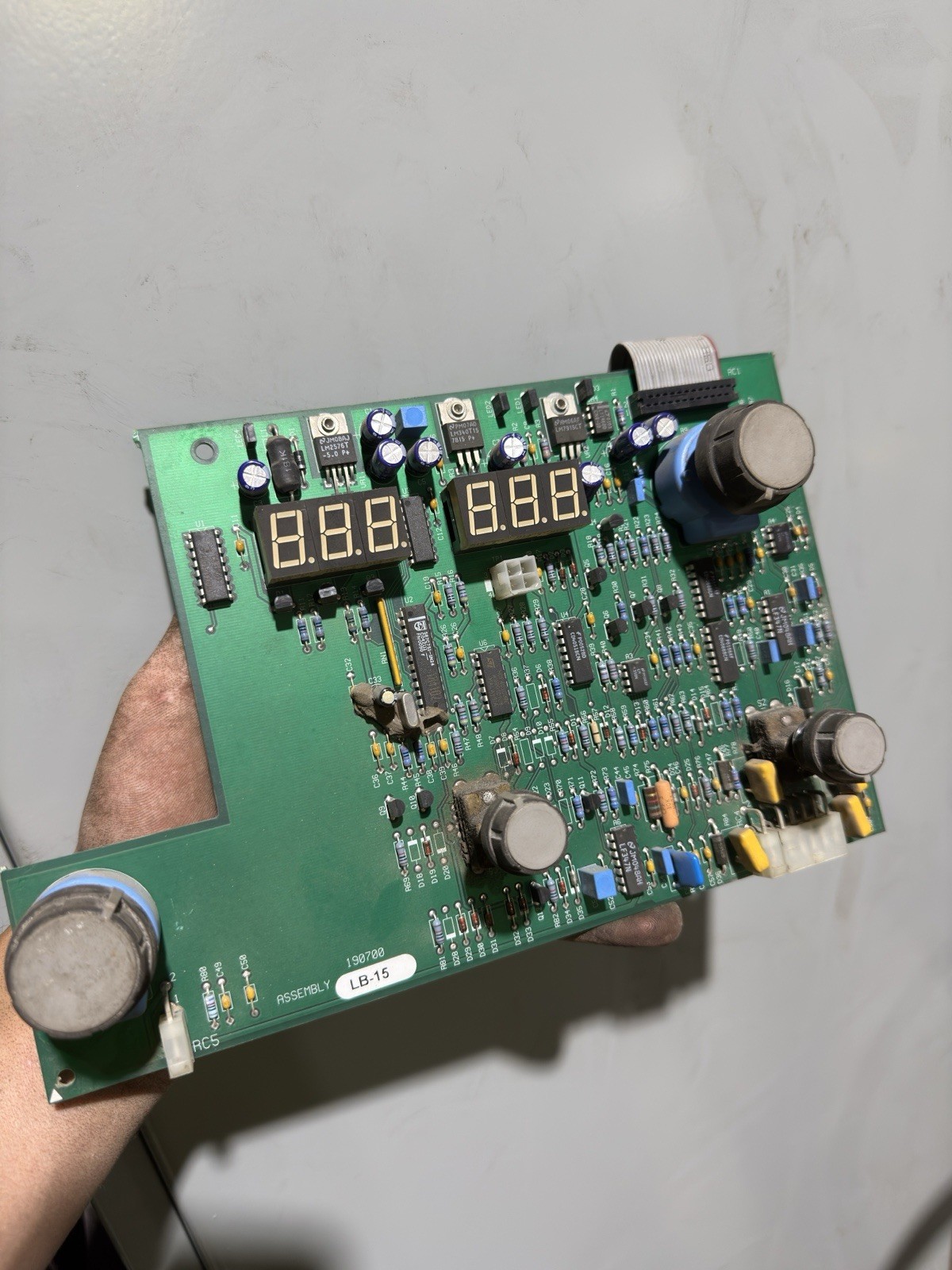 Miller XMT 304 CC/CV Welder Multi-Process Display Board Miller XMT 304 CC/CV Welder Multi-Process Display Board