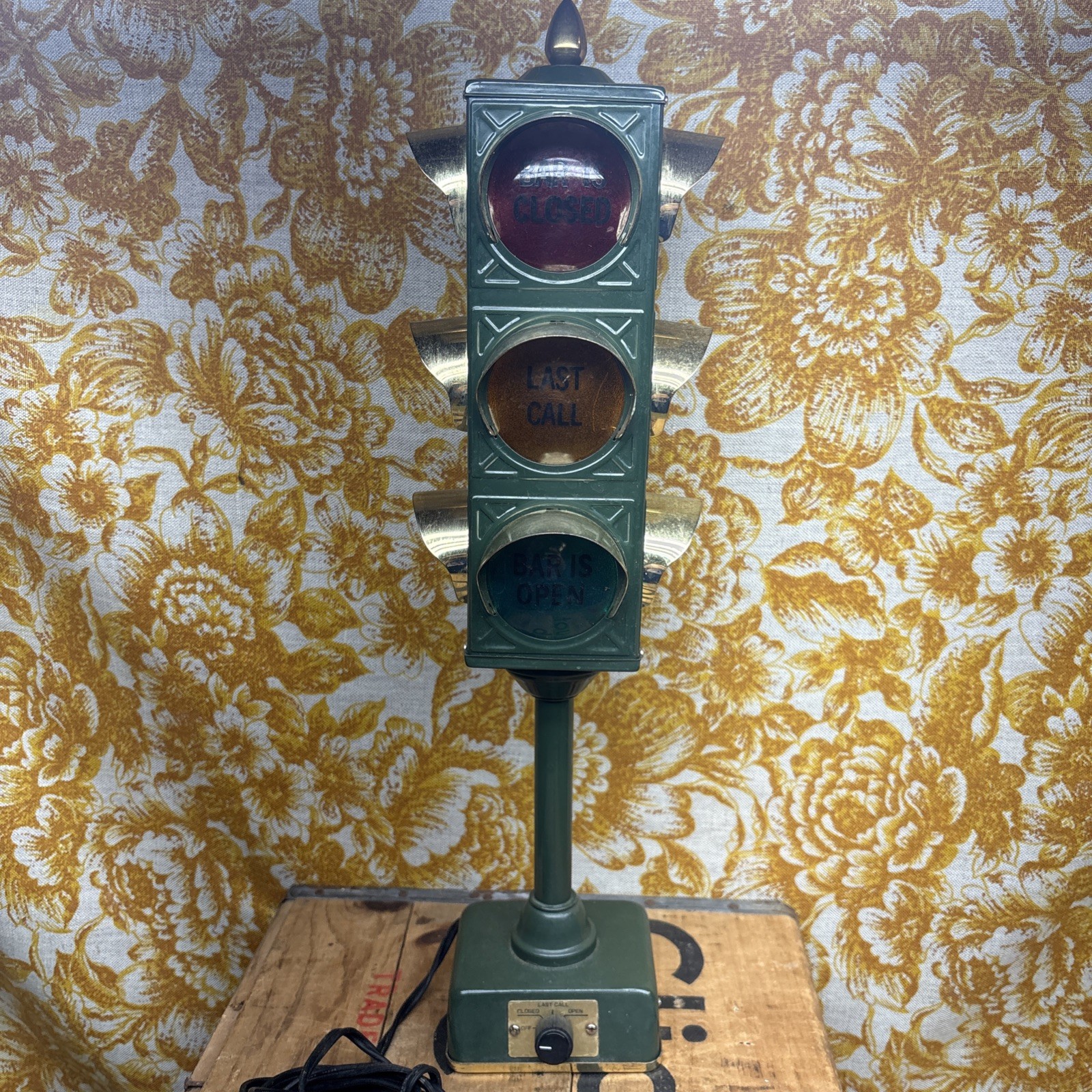 Vintage 1960s B & B Bar Open/Last Call/Closed Traffic Light Signal Lamp WORKS Vintage 1960s B & B Bar Open/Last Call/Closed Traffic Light Signal Lamp WORKS