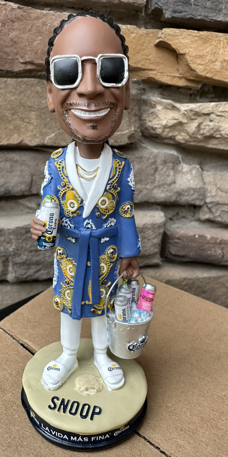 SNOOP DOGG COLLECTORS EDITION BOBBLEHEAD NODDER 2023 CORONA BEER 7” NEW NIB V3 SNOOP DOGG COLLECTORS EDITION BOBBLEHEAD NODDER 2023 CORONA BEER 7” NEW NIB V3
