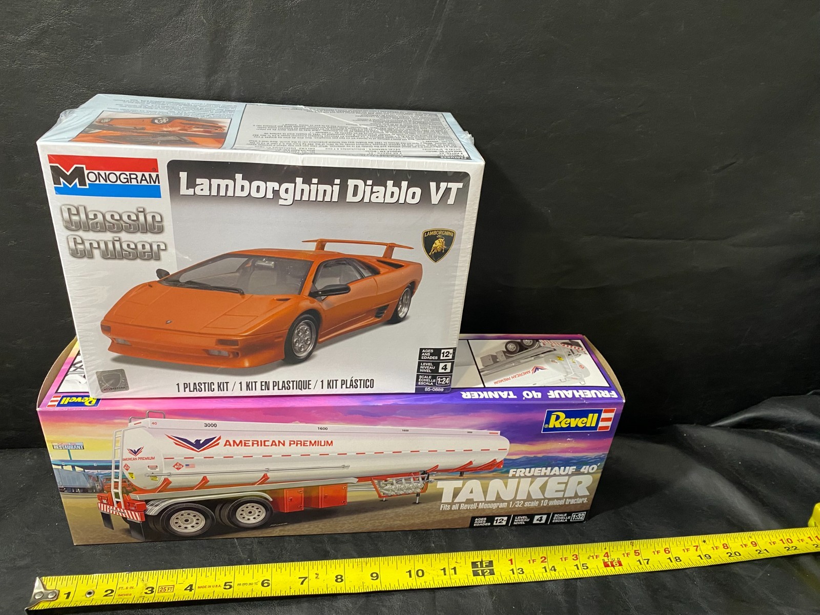 Monogram Lamborghini Diablo VT model kit w/ Revell Fruehauf Tanker lot Monogram Lamborghini Diablo VT model kit w/ Revell Fruehauf Tanker lot