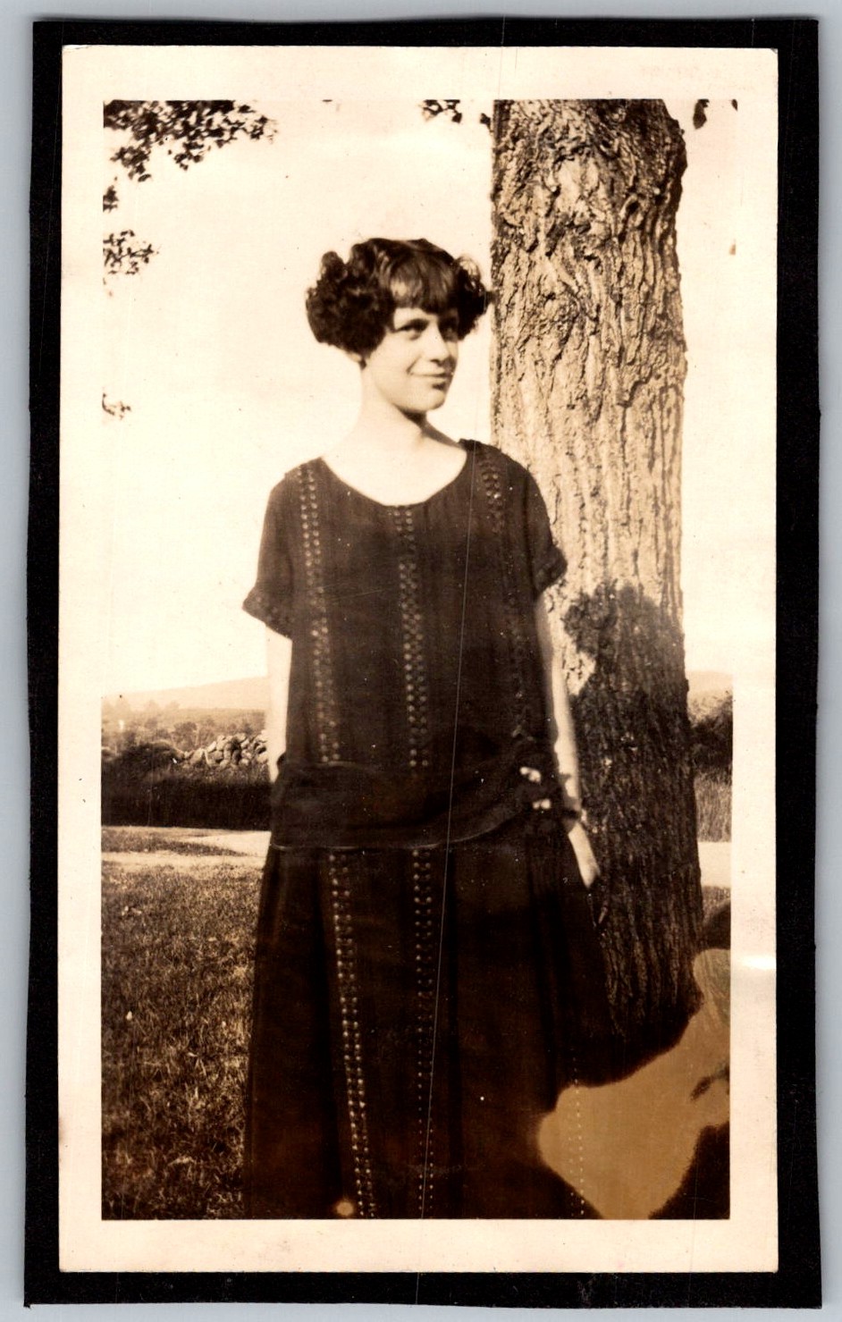 Vtg B&W Snapshot Woman In 1920s Flapper Style Dress Standing By Large Tree 1920s Vtg B&W Snapshot Woman In 1920s Flapper Style Dress Standing By Large Tree 1920s