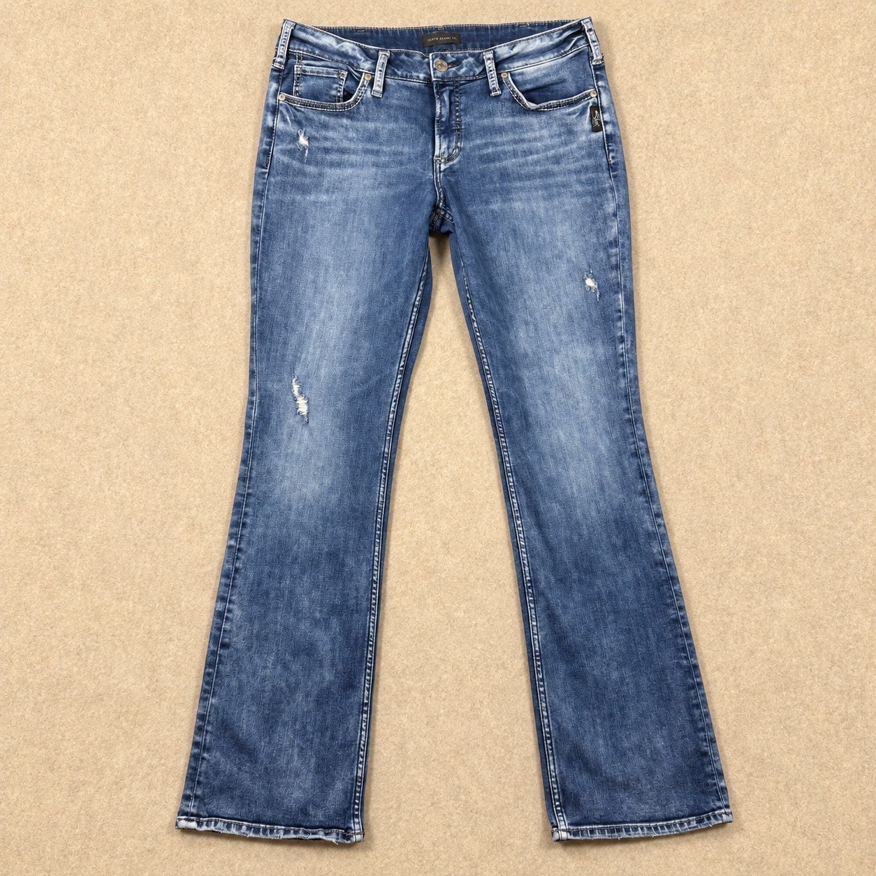 Silver Jeans Co Women\'s Bootcut Jeans Medium Wash Distressed 5 Pocket Denim