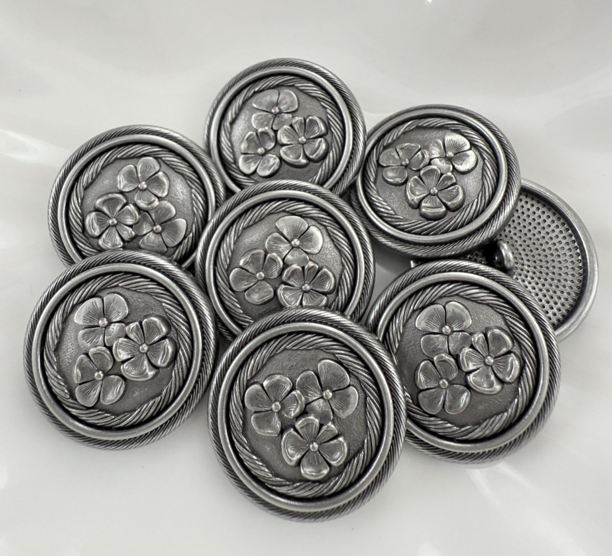 6PC Vintage Antique Silver Flowers Metal Buttons Crafts Sewing Shank Buttons 22m