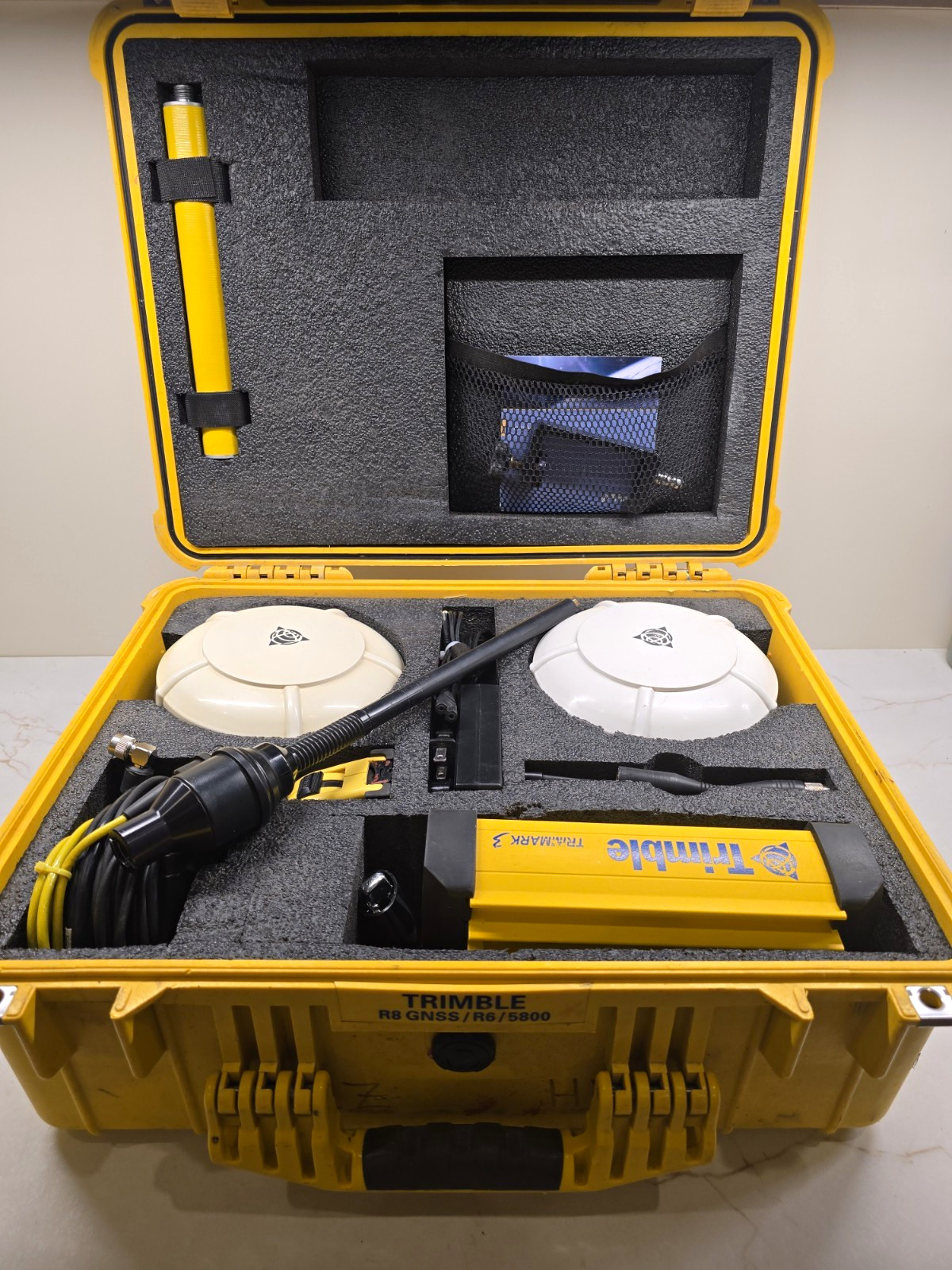 Trimble R8 Model 3 GNSS RTK Base Rover Kit +Trimmark 3 GLONASS 410-430MHz
