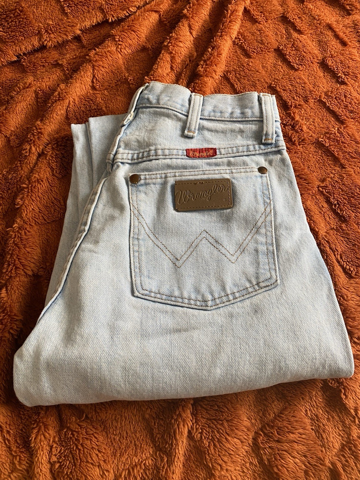 Vintage Wrangler Jeans Made In USA Light Wash High Rise Straight Leg Denim (26) Vintage Wrangler Jeans Made In USA Light Wash High Rise Straight Leg Denim (26)