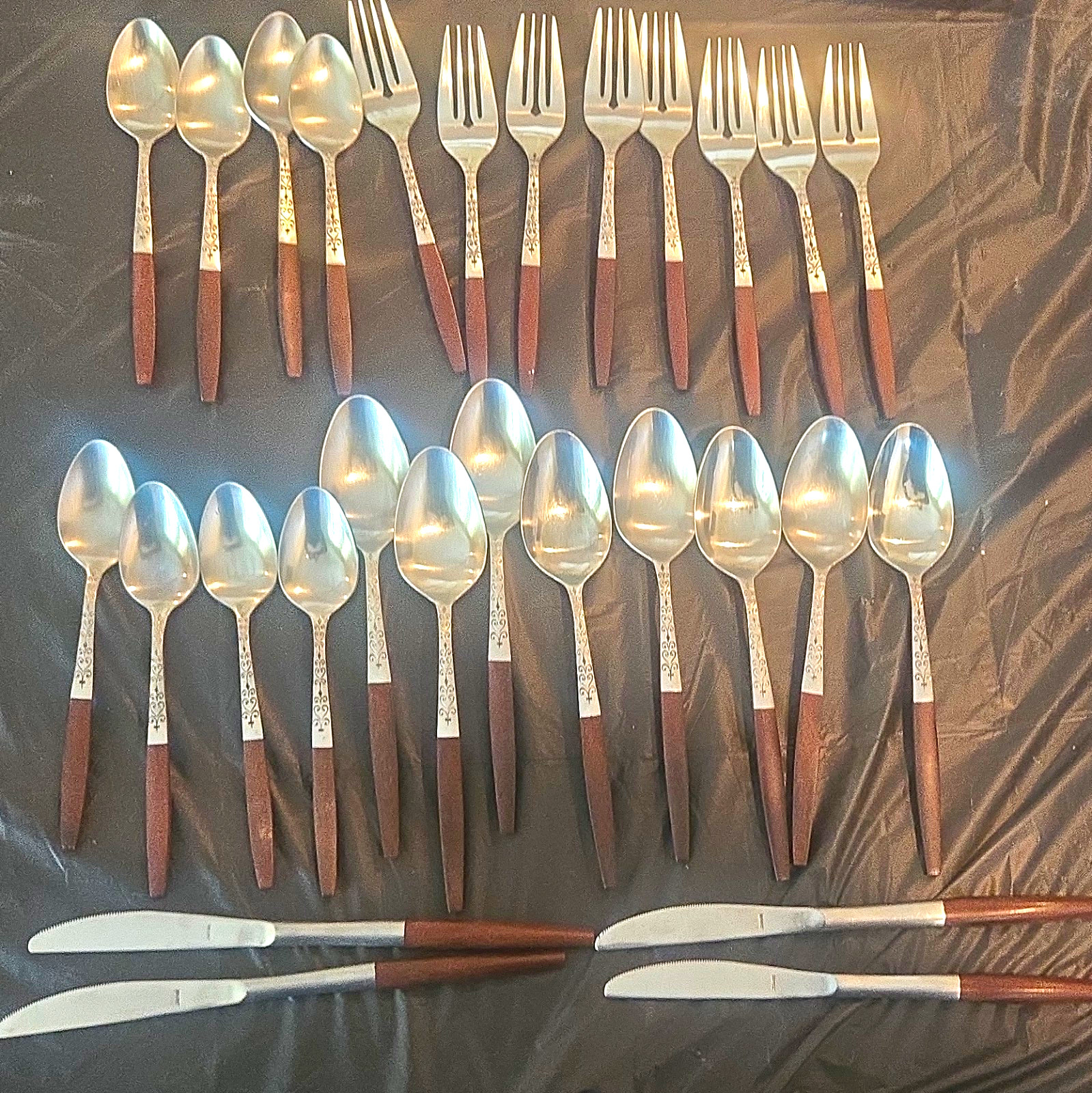 VTG Interpur INR2 Japan Stainless Steel Canoe Muffin Silverware Flatware 34pc