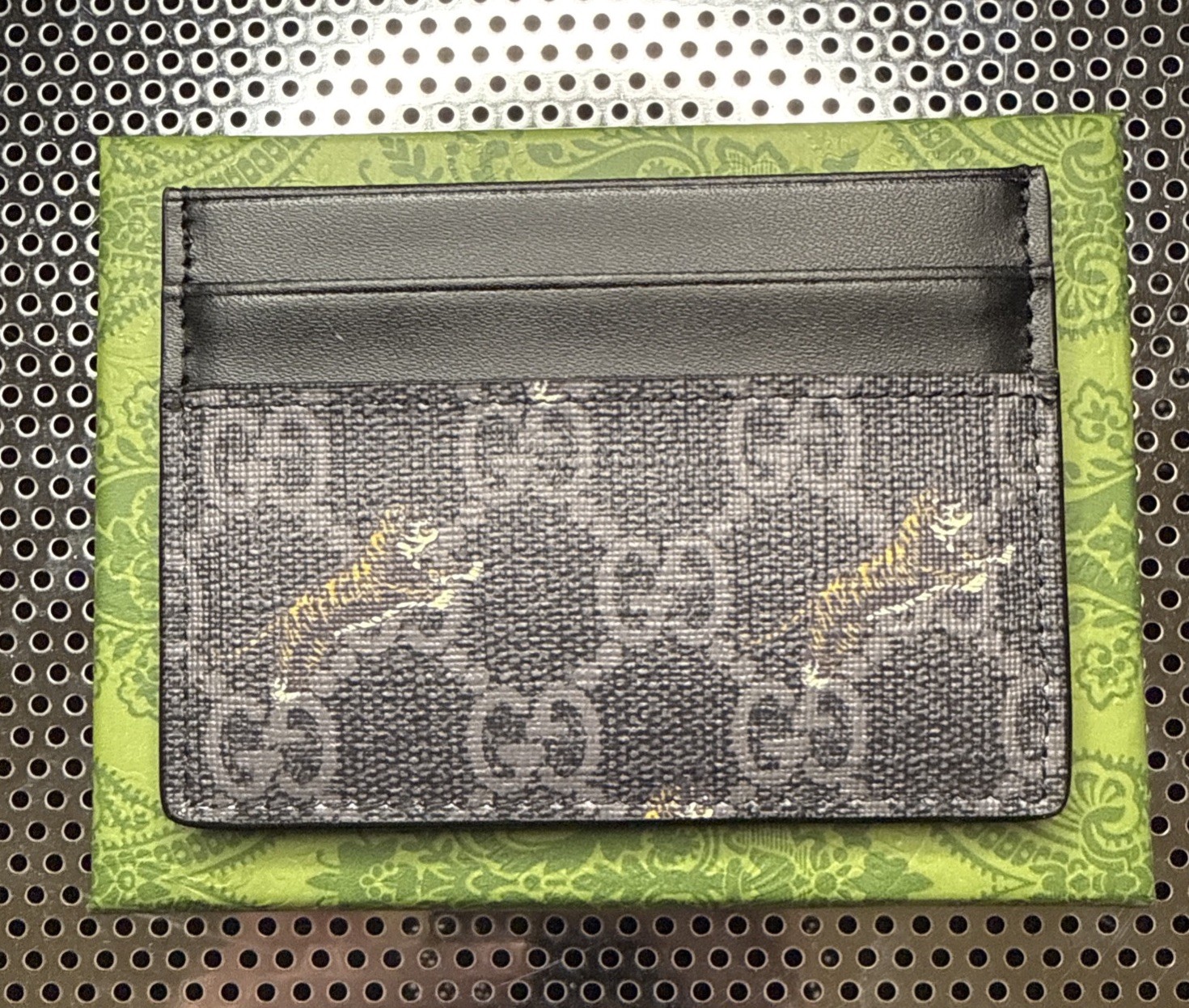 (RARE) GUCCI GG Supreme Monogram Tiger Print Card Holder Black