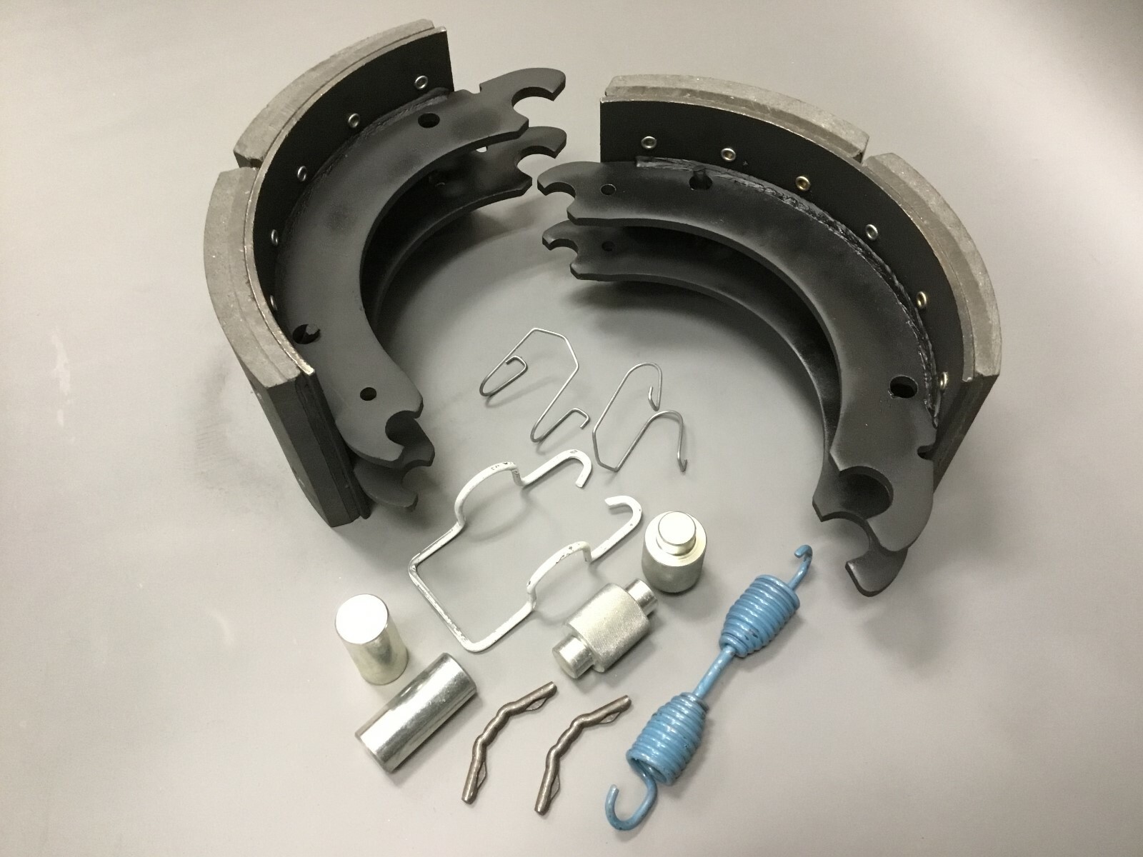 K71-868-00/040-449-00 Trailer Brake Shoe Set & hardware kit 10-16k 12-1/4x5-1/2 K71-868-00/040-449-00 Trailer Brake Shoe Set & hardware kit 10-16k 12-1/4x5-1/2