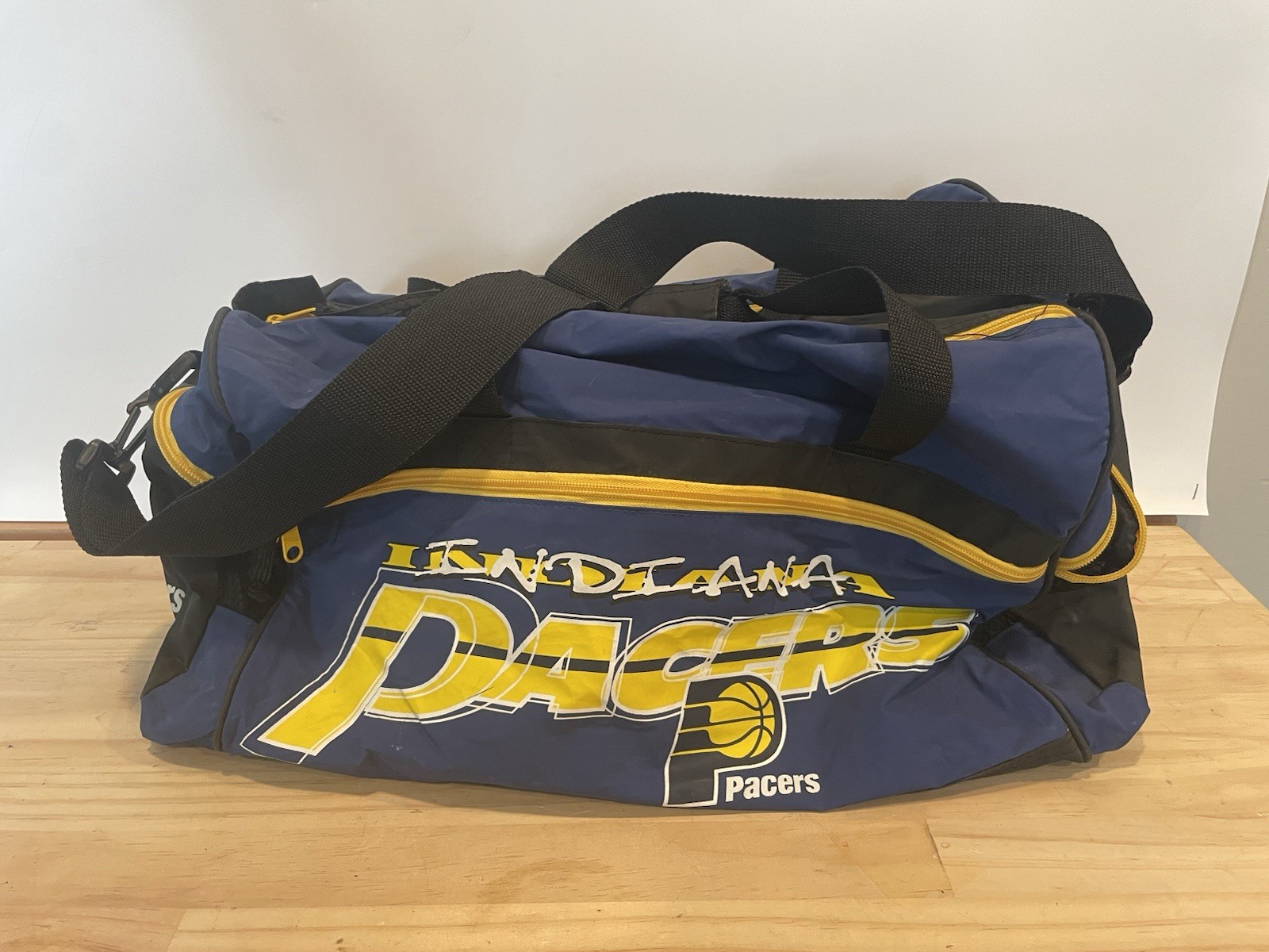 Vintage 90s Indiana Pacers duffle bag (Arroworks) - RN87429 - Read