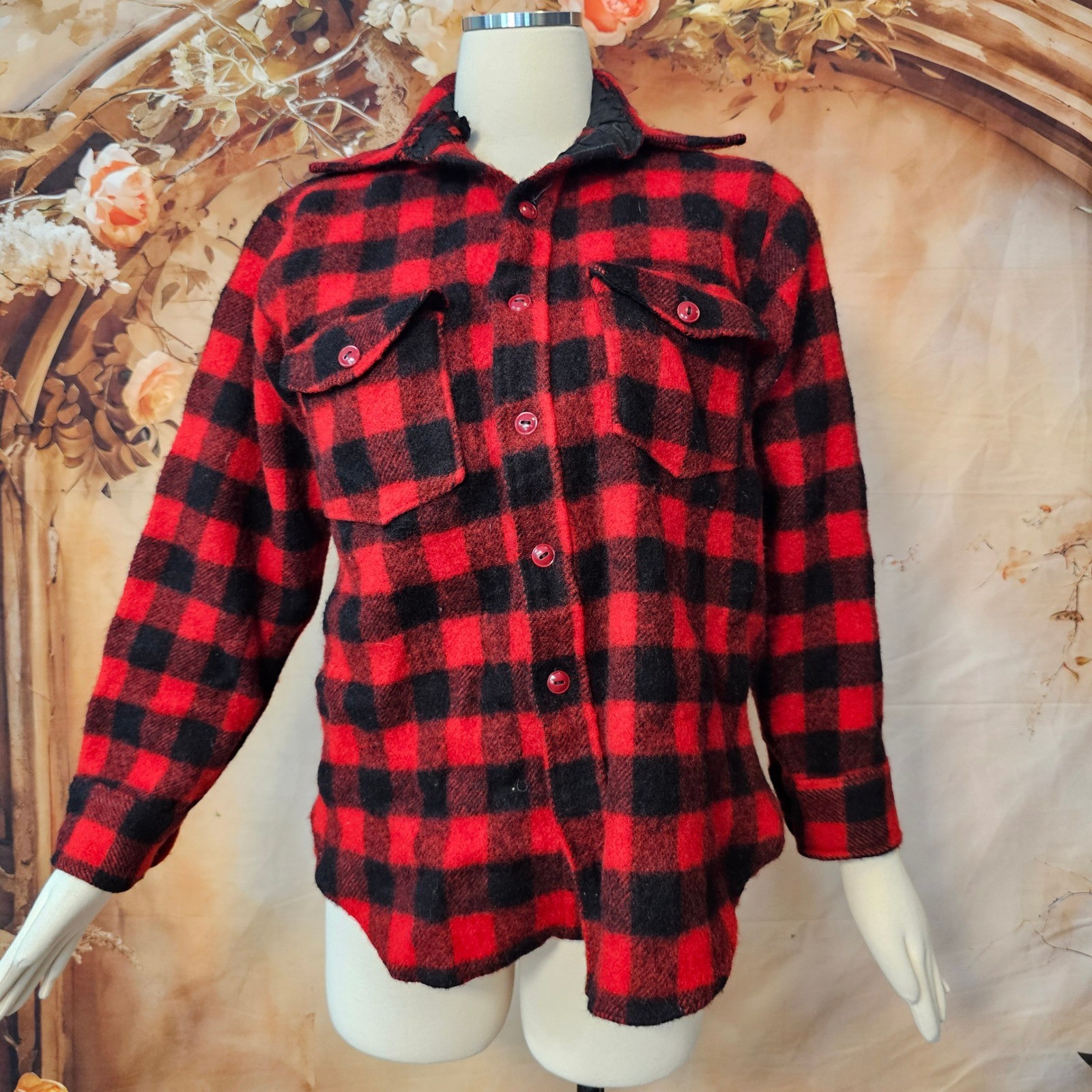 Vintage 1970s Woolrich Jacket Shirt Mens Red Black Buffalo Plaid Wool Flannel